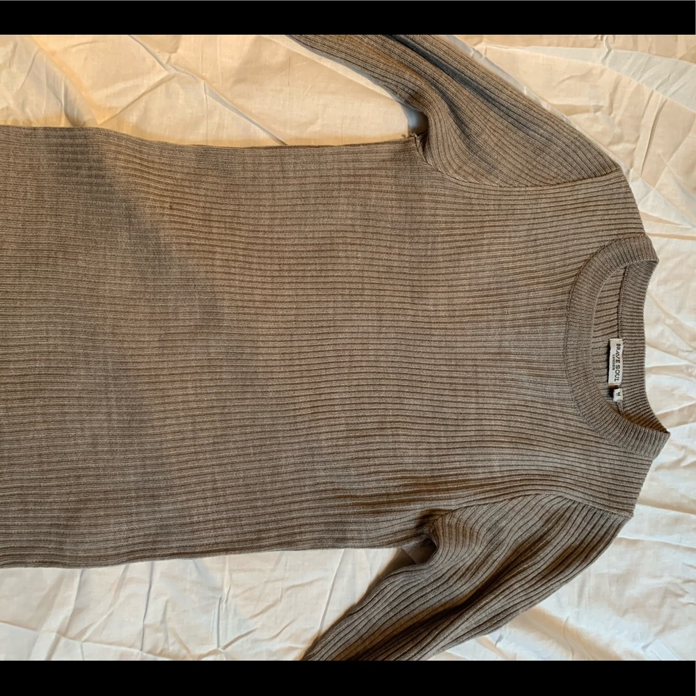 Grey fitted sweater